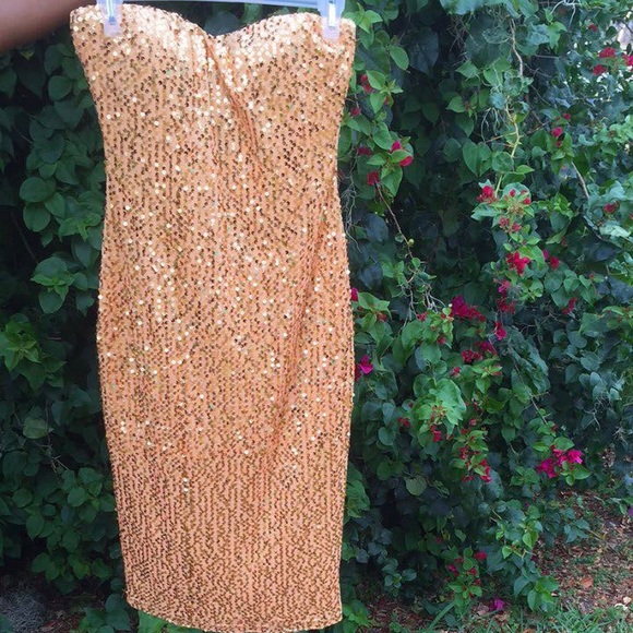 BOOHOO Glittery Sexy Gold Strapless Dress - Picture 1 of 3