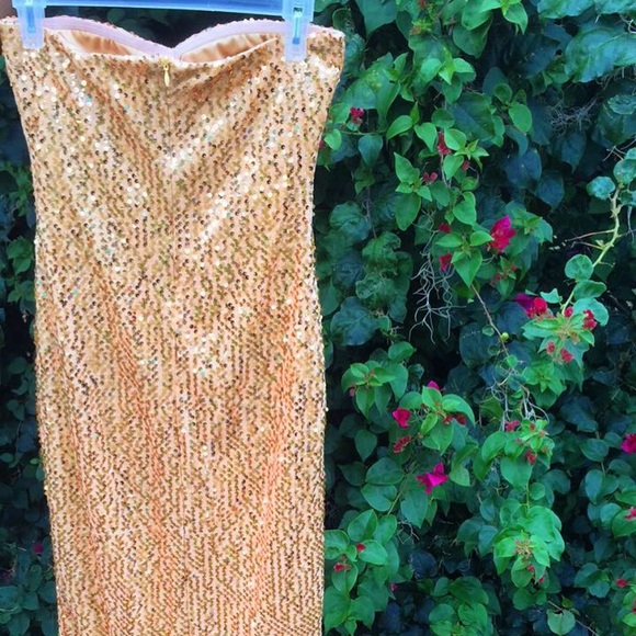 BOOHOO Glittery Sexy Gold Strapless Dress - Picture 2 of 3