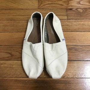 Toms Signature Slip On Cream Size 6