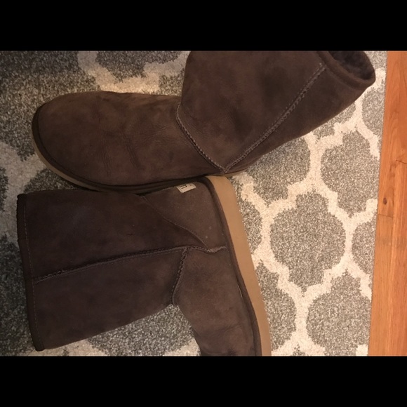 AUTHETIC BROWN SHORT UGG BOOTS - Picture 4 of 4