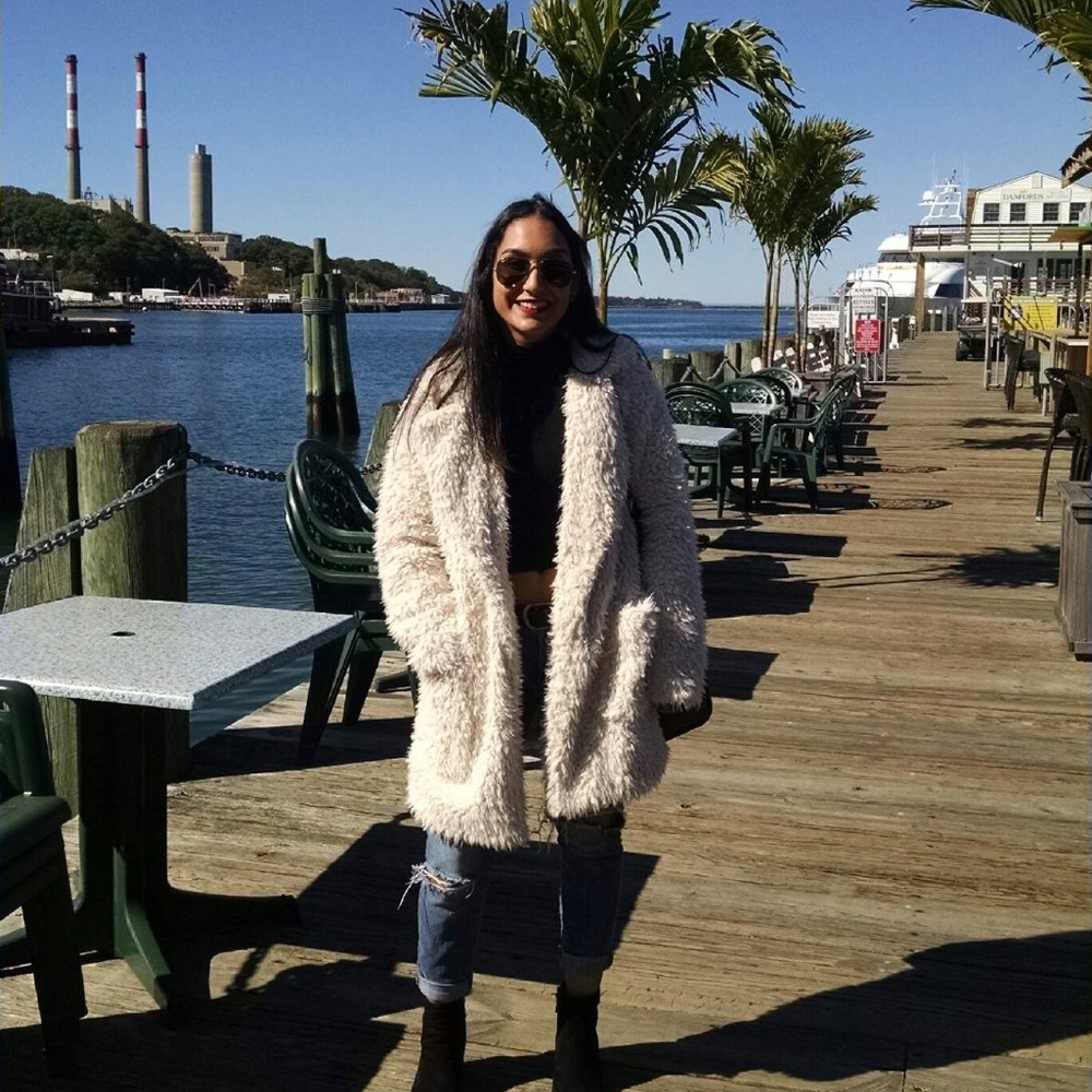 Meet your Posher, Leah