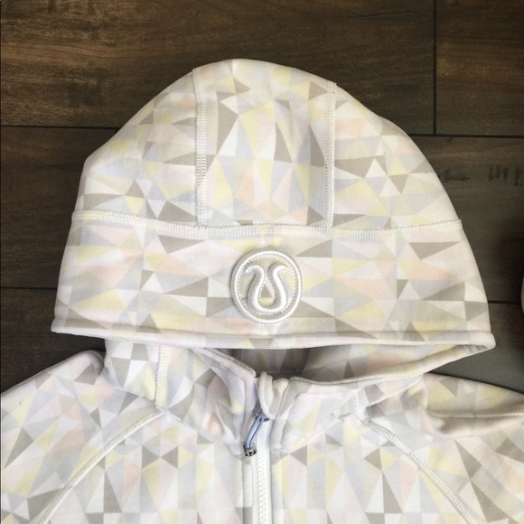 💰SOLD💰☁️Lululemon Stained Glass Scuba II ☁️ - Picture 2 of 7