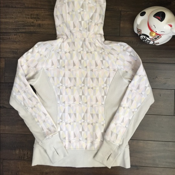 💰SOLD💰☁️Lululemon Stained Glass Scuba II ☁️ - Picture 6 of 7