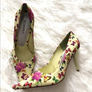 BCBGirls Pump. Floral and Butterflies