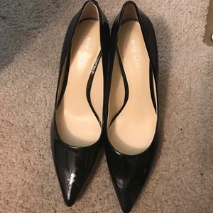 Black Nine West pointy toed heels
