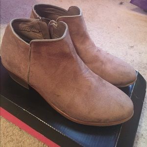 Charlotte Russe booties sz 9 worn a couple times