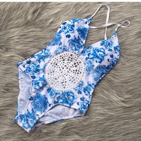 ❗️Final Price ❗️Crochet Women's Swimsuit Swimwear - Picture 1 of 4