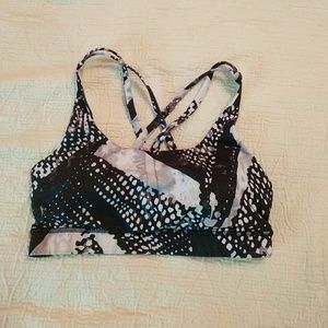 Lululemon sports bra