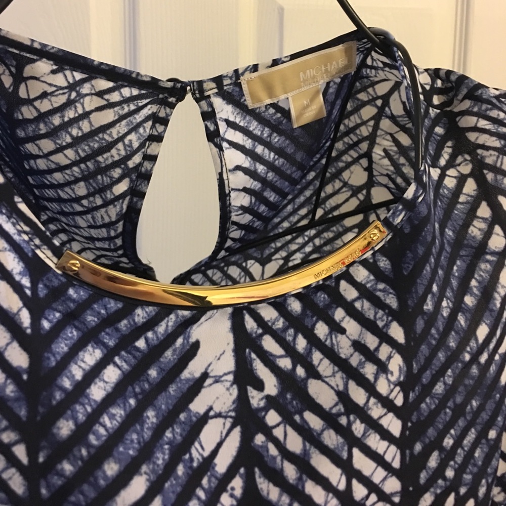Michael Kors Med silk top w/ gold