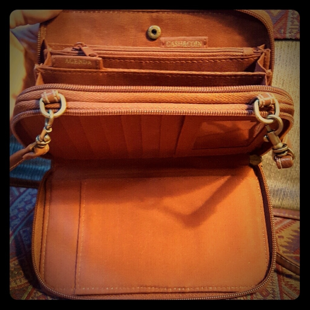 Cross Body Organizer Wallet