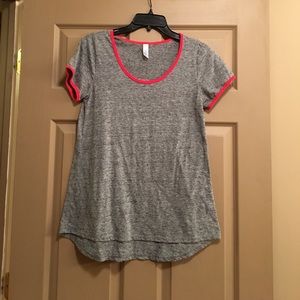 LulaRoe classic tee