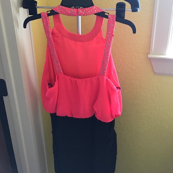 Beautiful party dress! - Picture 2 of 2