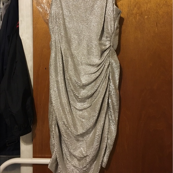 Party dress - Picture 2 of 2