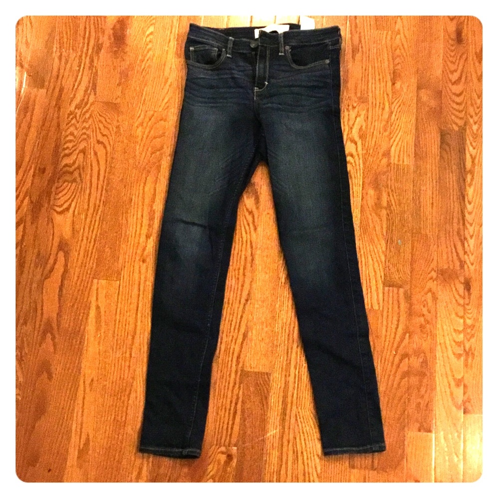 Abercrombie & fitch high waist dark wash not worn