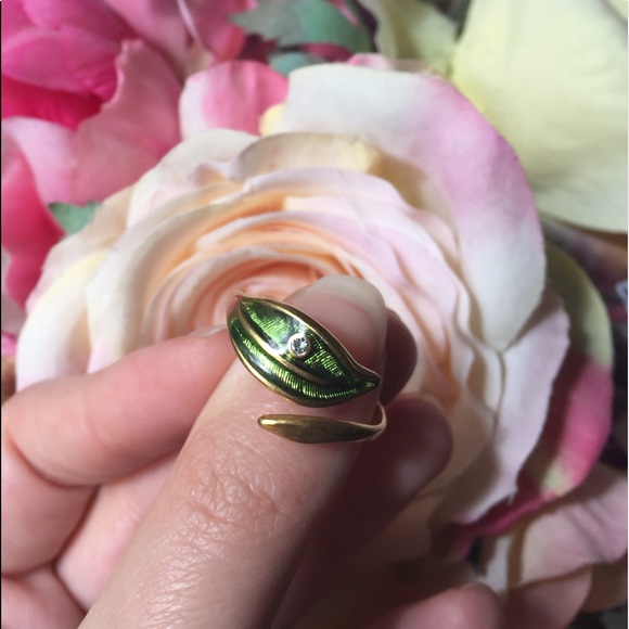 Adjustable leaf ring 🍃 - Picture 3 of 4