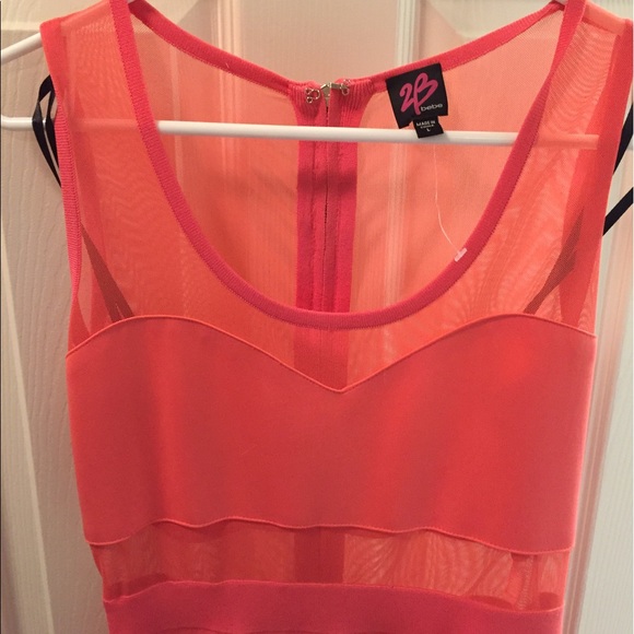 2B BEBE Pink/salmon bodycon dress. Size L - Picture 2 of 4