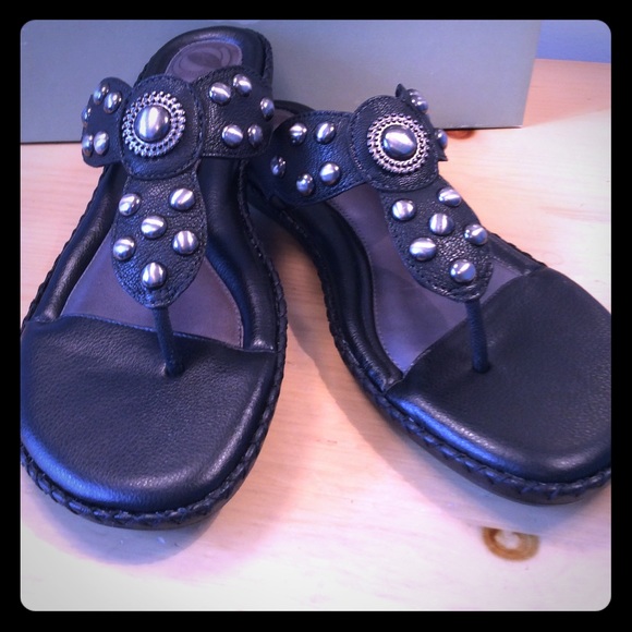 NURTURE Shoes - NURTURE SANDALS