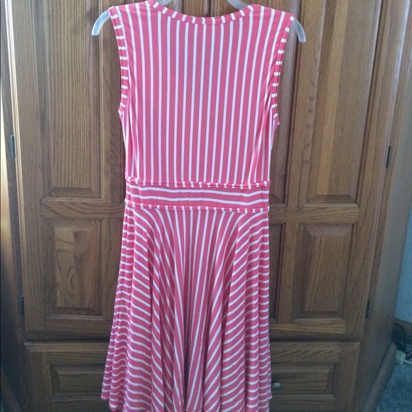 MaxStudio Sleeveless Criss-Cross neckline dress - Picture 2 of 4