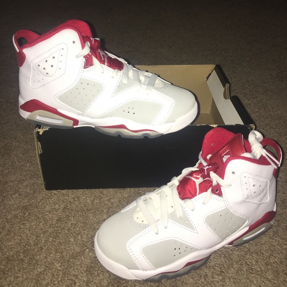 New Jordan retro 6 hare alternate size 3.5 youth