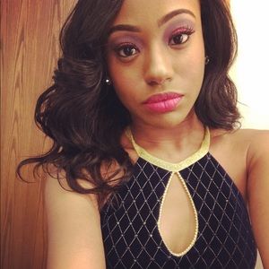 Meet your Posher, Kayla