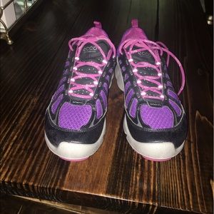 ECCO tennis shoes. Worn maybe twice.