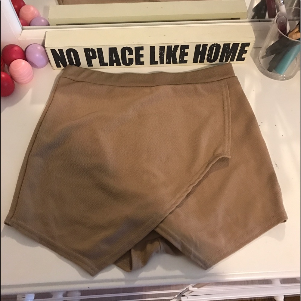 Tan pointe skort