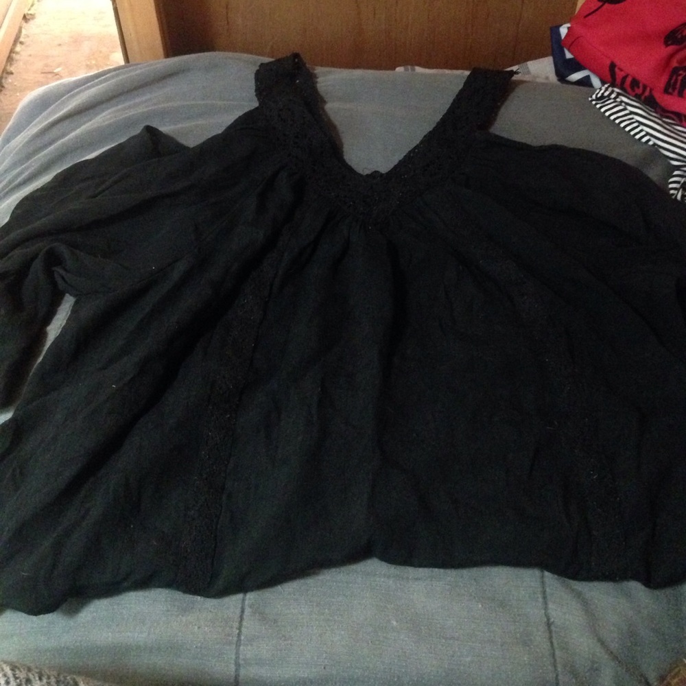 Crop top with lace in the front