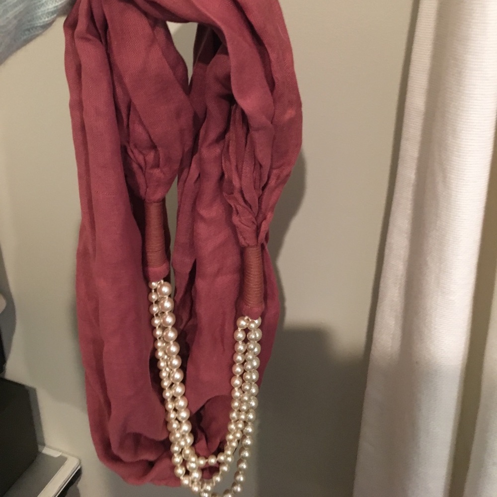 Mickey London pearl necklace scarf