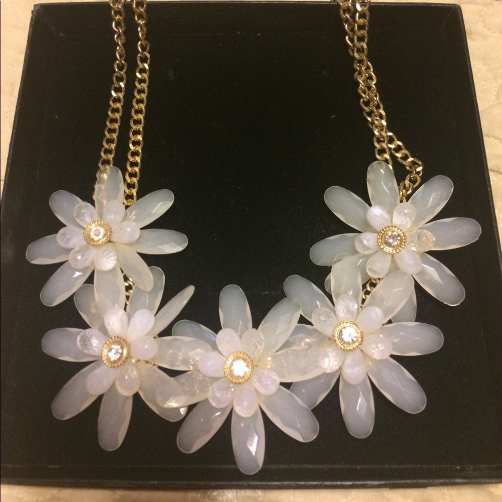 🌺 Beautiful Flower Necklace 🌺
