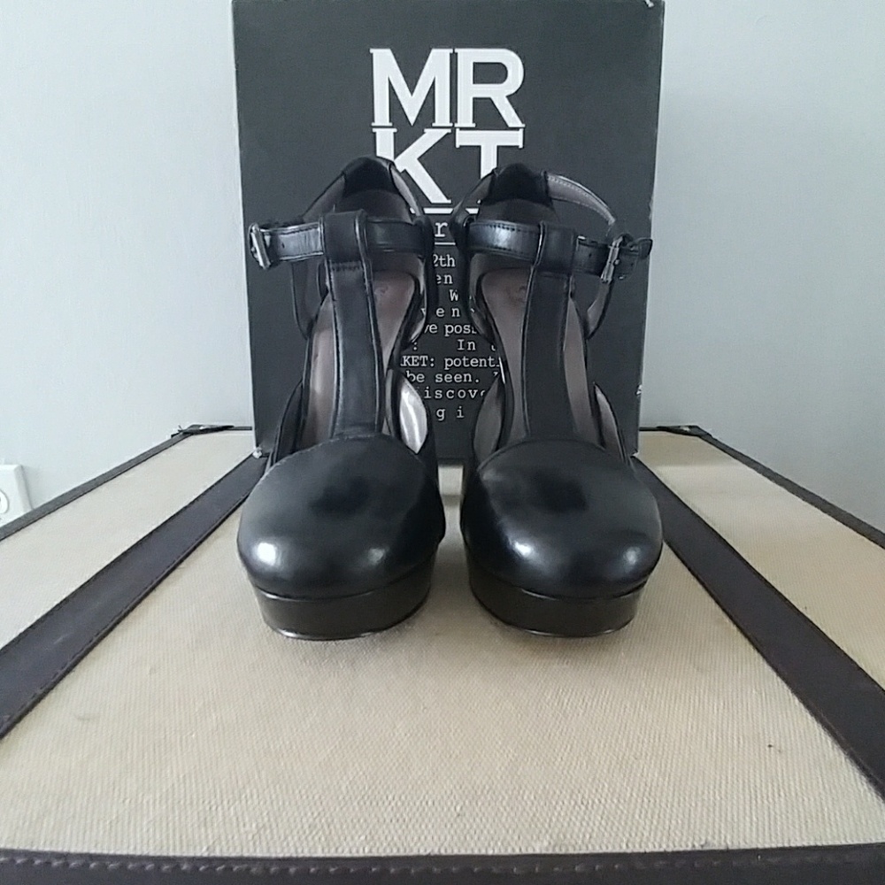 New Black Leather T-Strap high heels, size 8.5