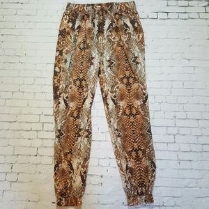 DELETING TODAY Proper Snake Print Soft Pant