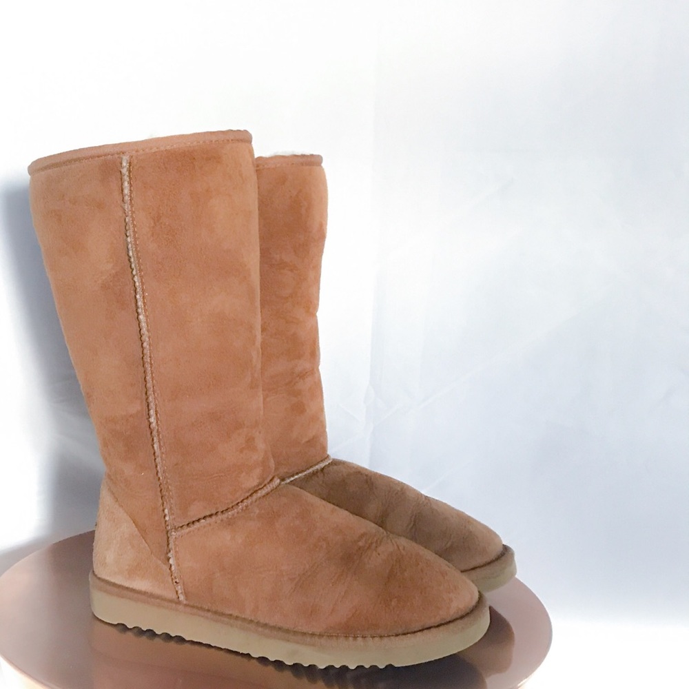Like New UGGS ** W8