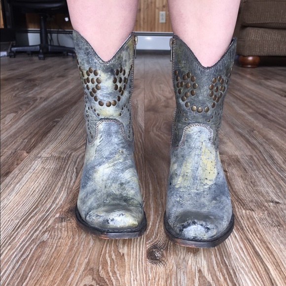 Distressed Cowboy Boots - Picture 3 of 4