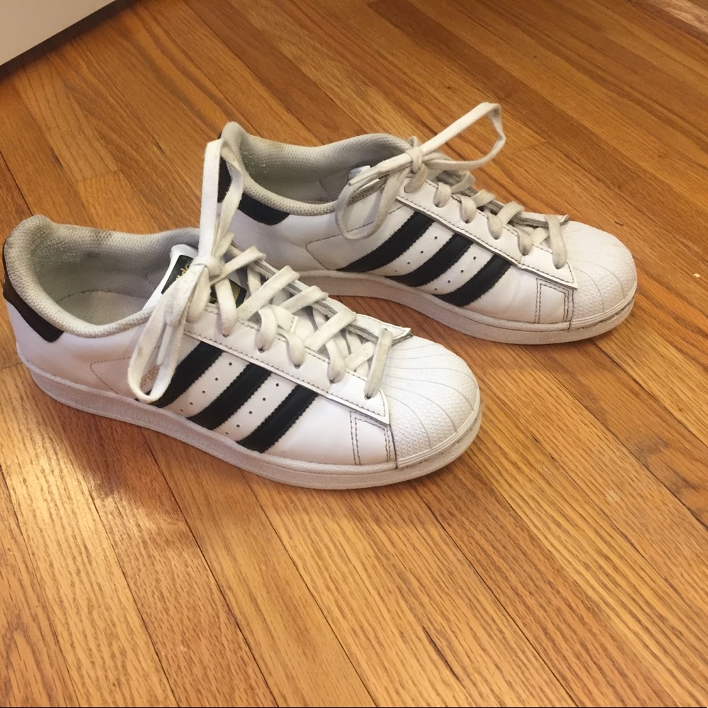 Adidas superstars
