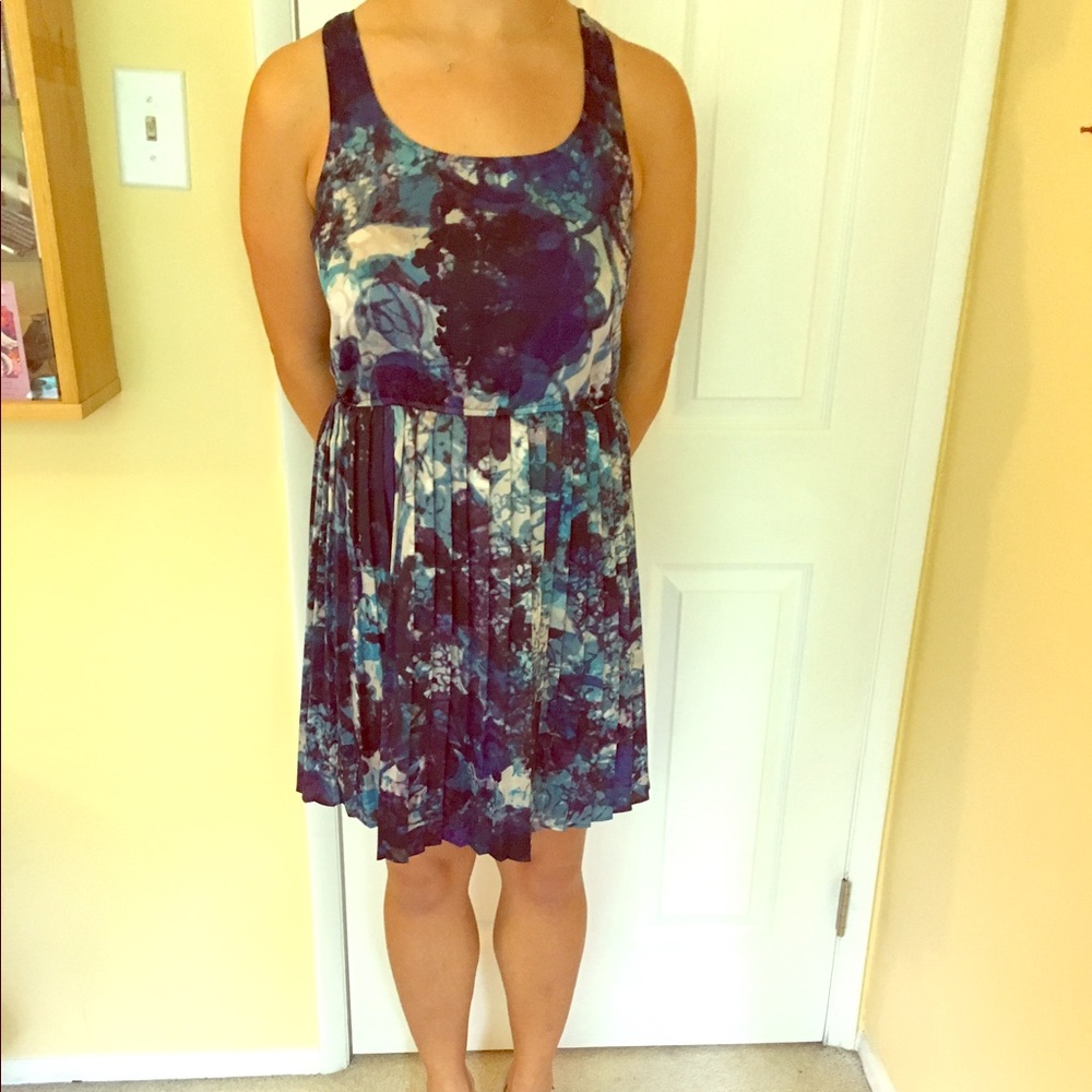 Blue patterned pleated dress from AQUA.