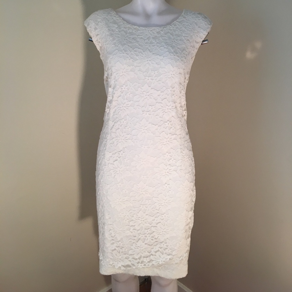 NWT Sz XL cream dress with lace floral print