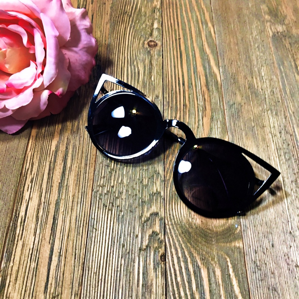 "Lady Abyss" Black cateye cut outs "invader" dupes - Picture 2 of 4