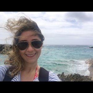 Meet your Posher, Lauren