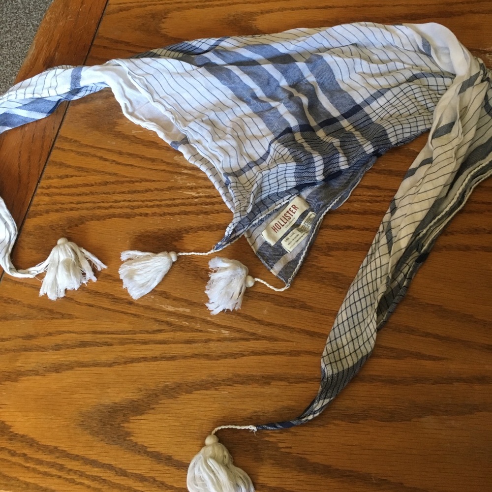 Hollister scarf, white and blue with silver