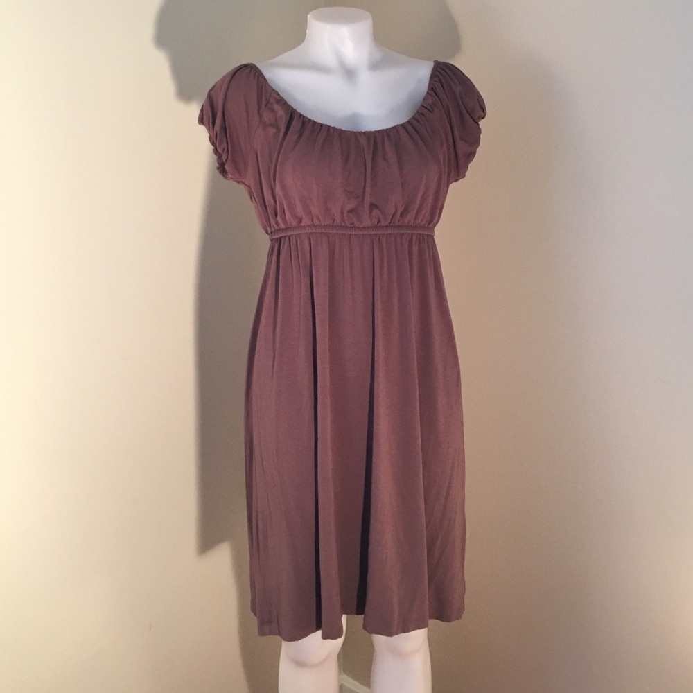 Sz M Lucy & Lauren light brown dress