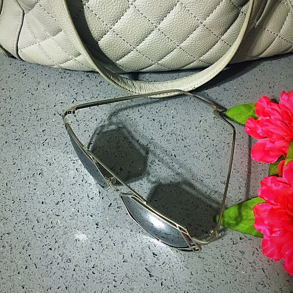 Silver Hexagon Geometric Aviator Sunglasses - Picture 3 of 3