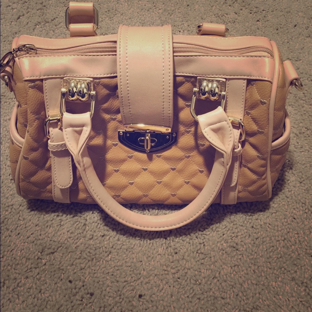 Super cute arm bag