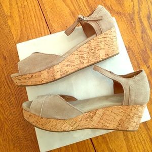 Toms Suede Platform Sandals size 11