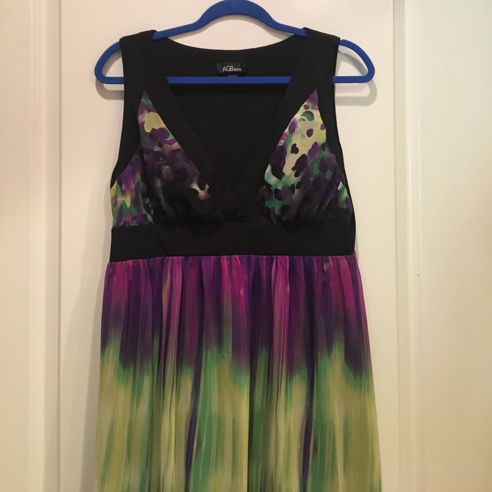 Sleeveless Multi-Colored V-Neck Maxi Dress