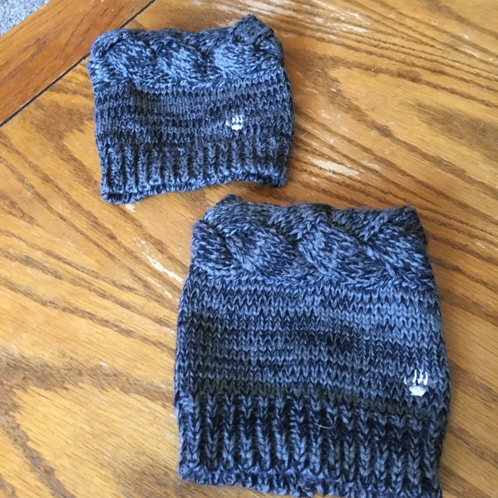 Bear paw boot cuff grey and black