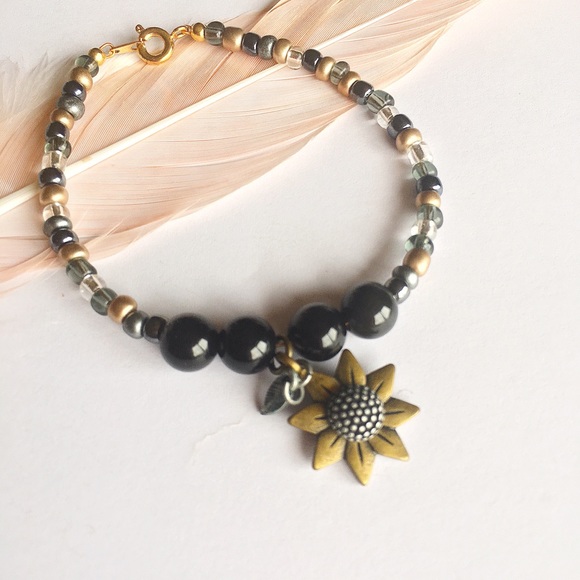 Energy Healing Bracelet With Flower Charm - Picture 3 of 6
