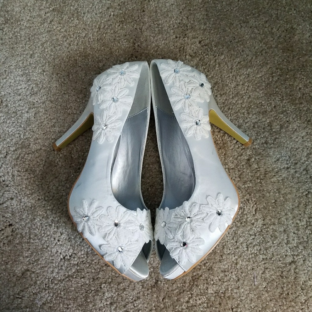 Daisy Peep toe heels