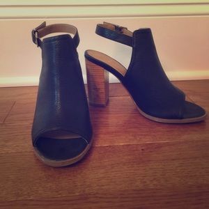 OPEN TOE BOOTIES❤️