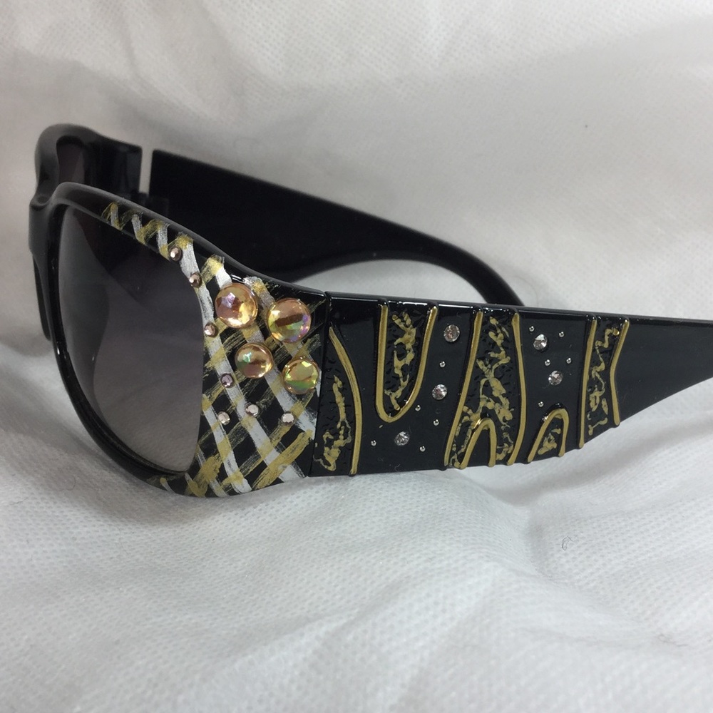 Sunglasses - Picture 3 of 4