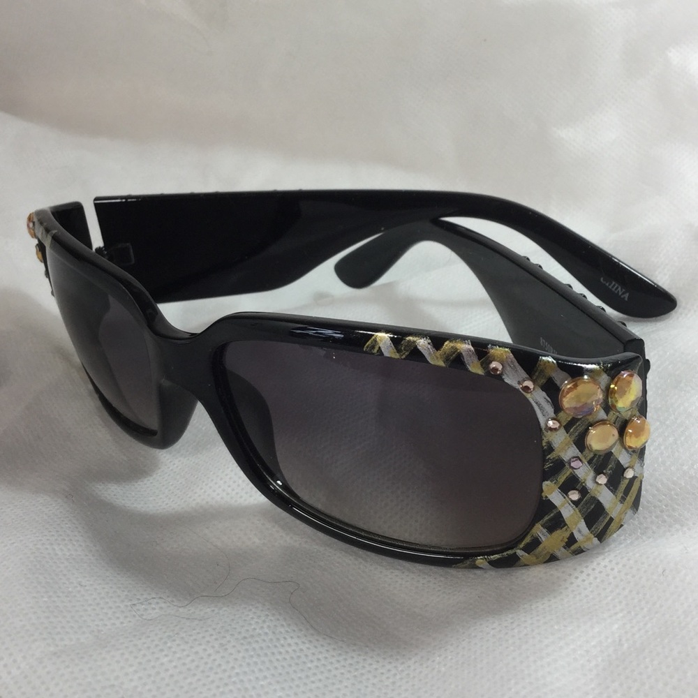 Sunglasses - Picture 4 of 4